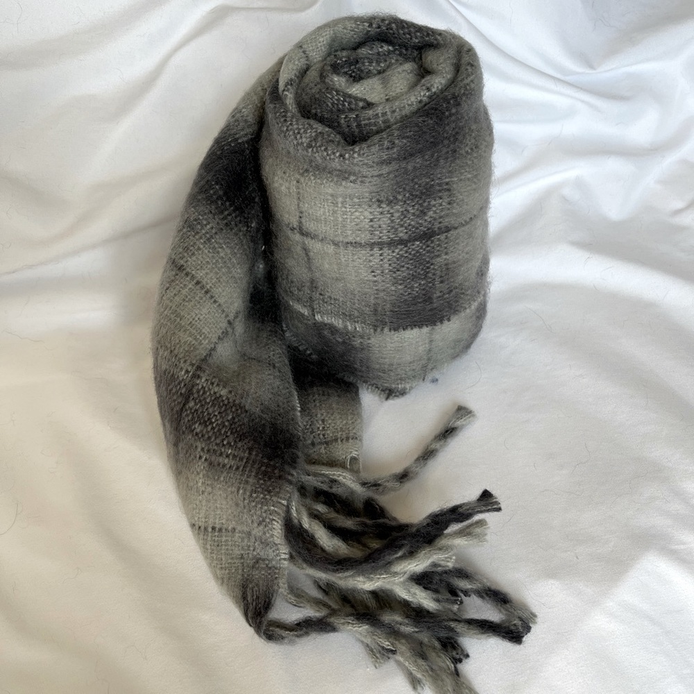 GAP Gray Fuzzy Scarf